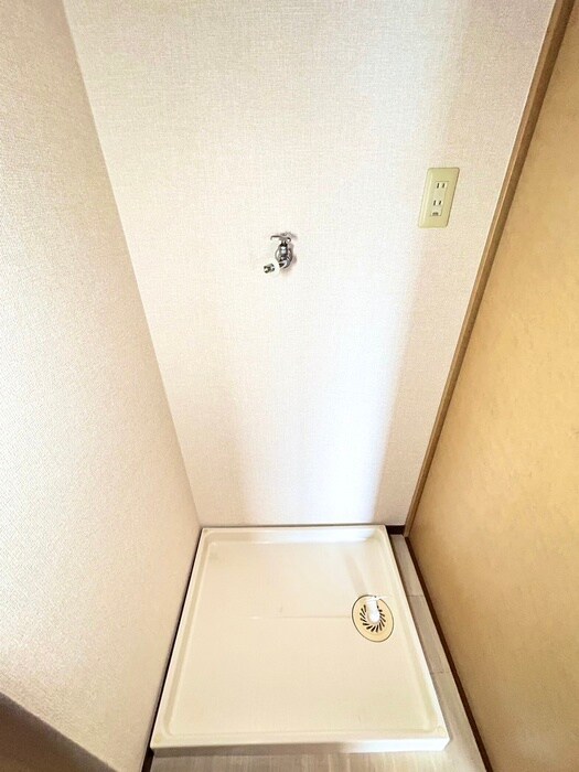 物件内観写真12　(洗濯機置場)