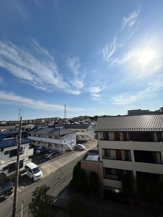 物件内観写真15　(室内からの展望)