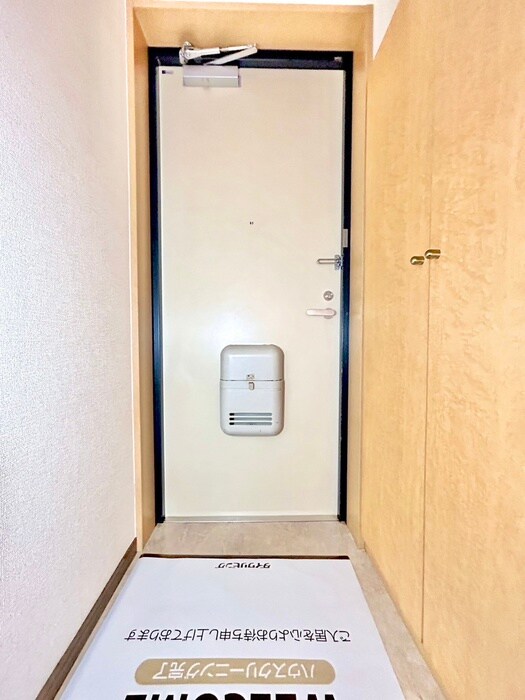 物件内観写真16　(玄関)