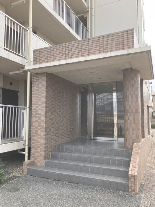 物件外観写真5　(エントランス部分)