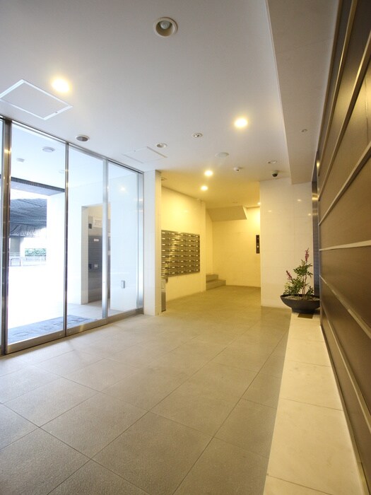 物件外観写真4　(エントランス部分)