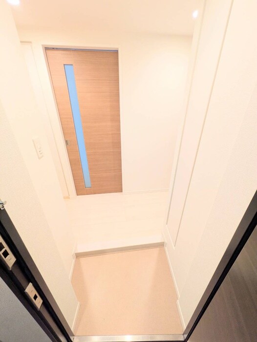 物件内観写真16　(玄関)