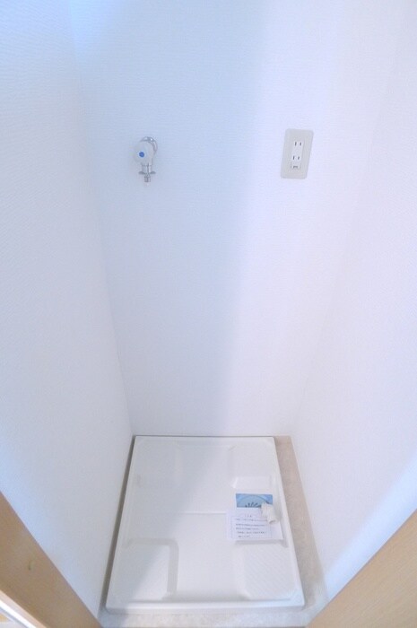 物件内観写真14　(洗濯機置場)