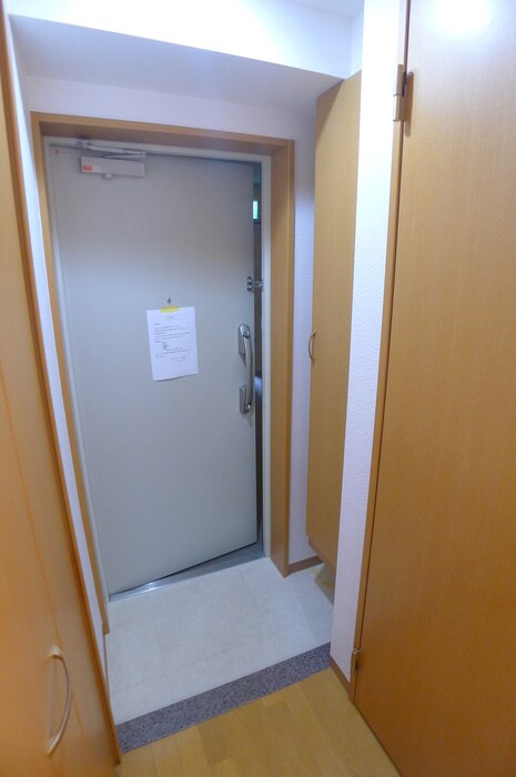 物件内観写真19　(玄関)