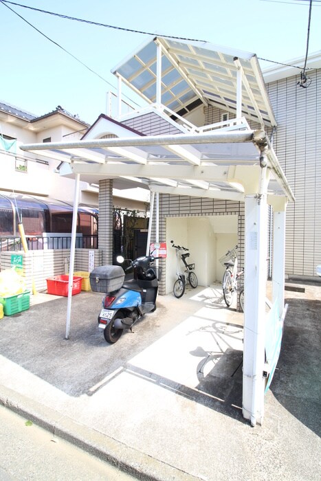 物件外観写真4　(駐輪場)