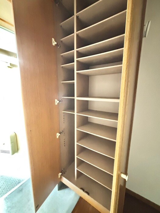 物件内観写真16　(靴箱)