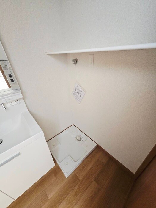 物件内観写真15　(洗濯機置場)