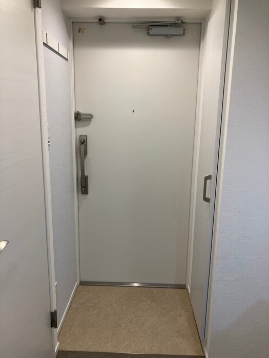 物件内観写真15　(玄関)