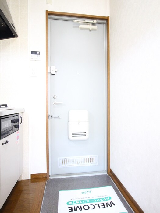 物件内観写真14　(玄関)