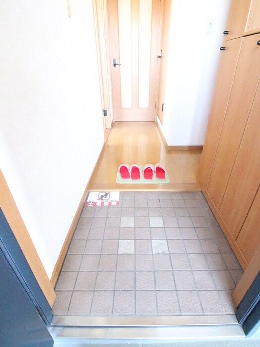 物件内観写真7　(玄関)