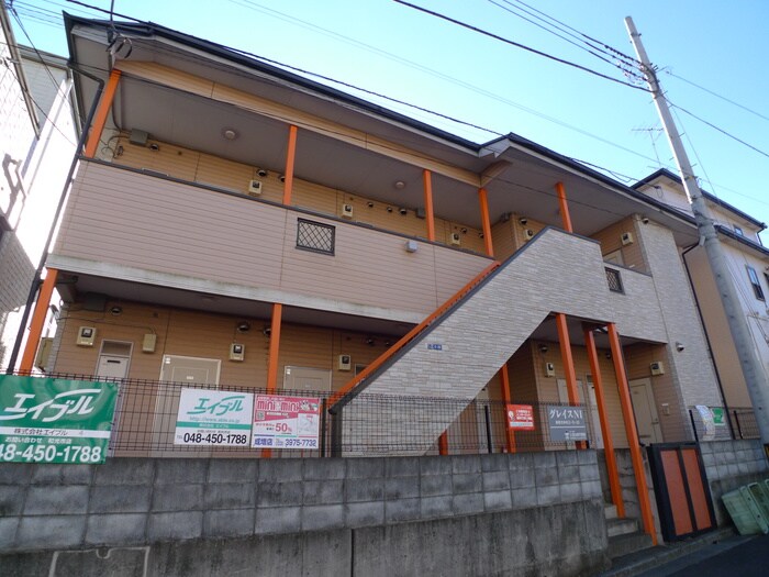 物件外観写真5　(エントランス部分)