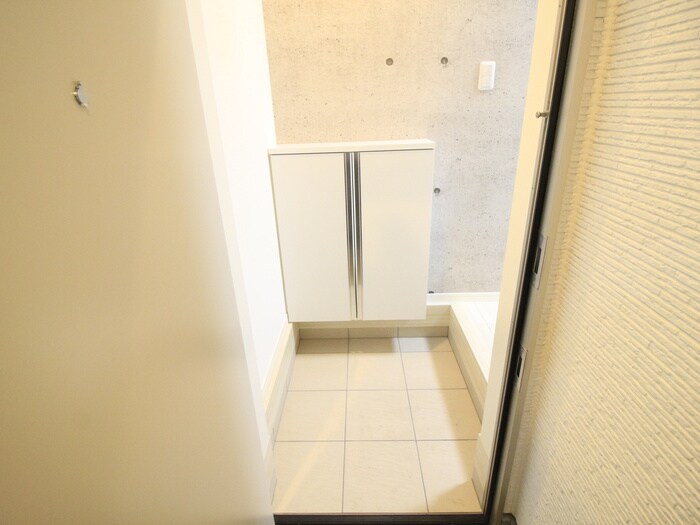 物件内観写真6　(玄関)