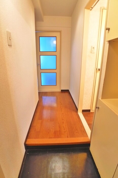 物件内観写真16　(玄関)