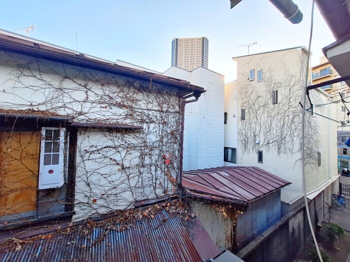 物件内観写真11　(室内からの展望)