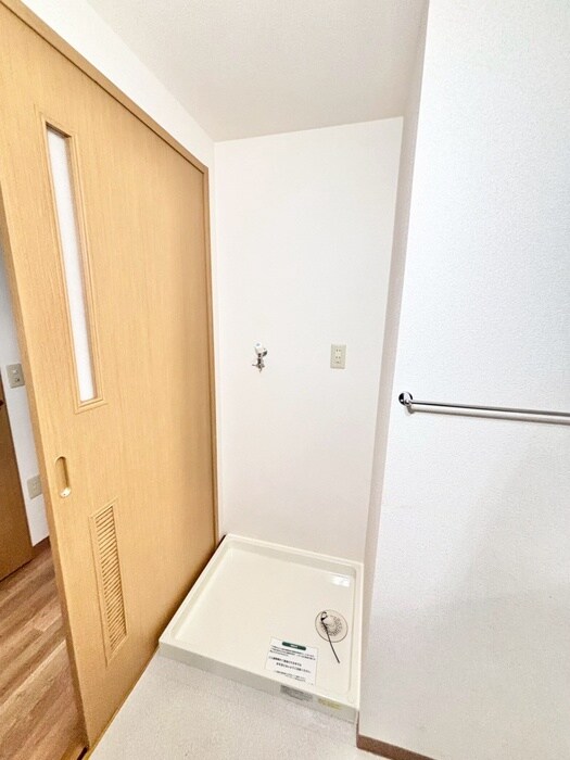 物件内観写真12　(洗濯機置場)