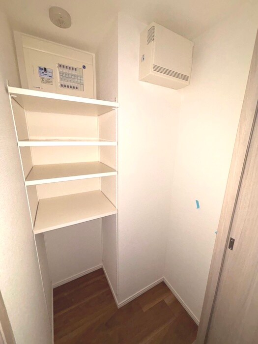 物件内観写真12　(収納)