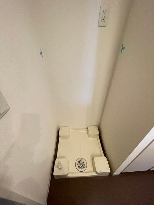 物件内観写真15　(洗濯機置場)