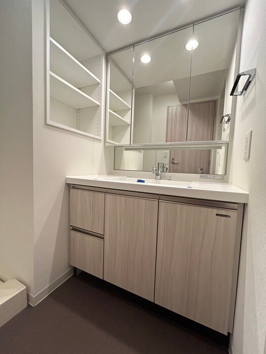 物件内観写真17　(洗面)