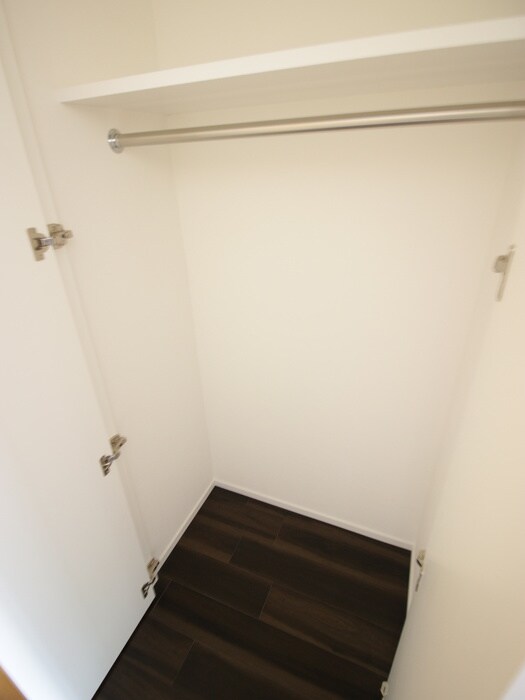 物件内観写真12　(収納)