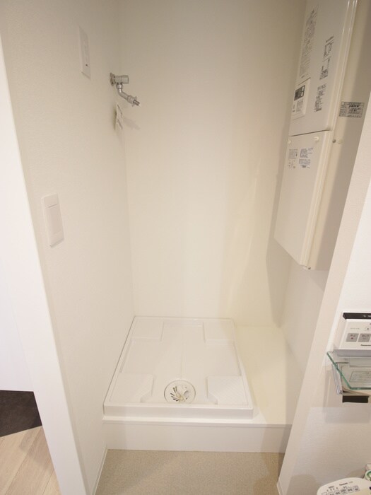 物件内観写真12　(洗濯機置場)