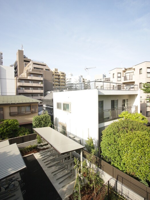 物件内観写真16　(室内からの展望)