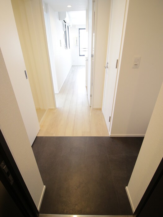 物件内観写真17　(玄関)