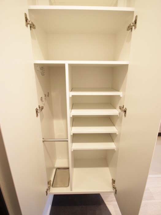 物件内観写真18　(靴箱)