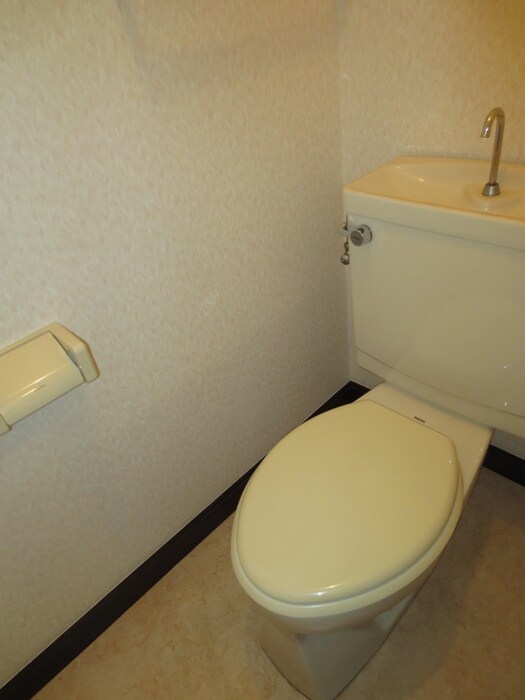 物件内観写真8　(トイレ)