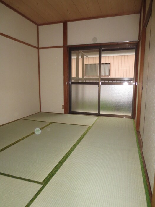 物件内観写真12　(室内からの展望)