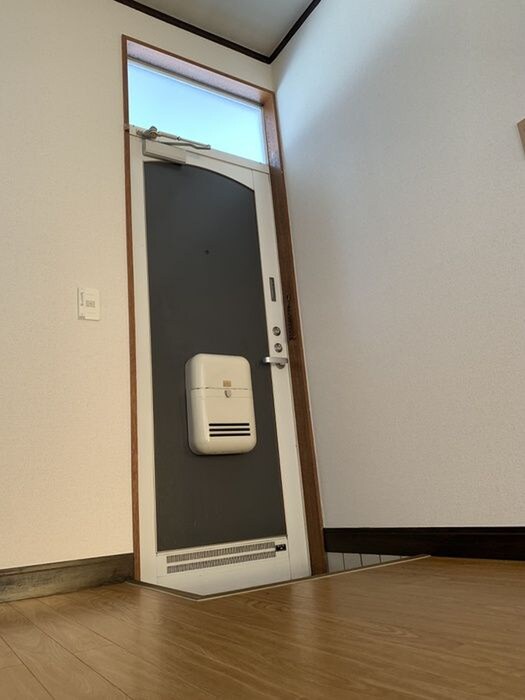 物件内観写真14　(玄関)