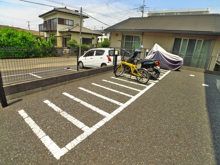 物件外観写真4　(駐輪場)