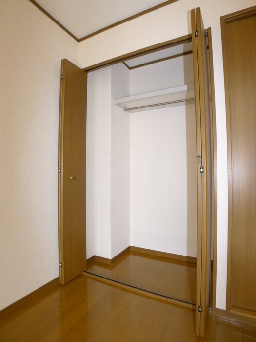 物件内観写真10　(収納)