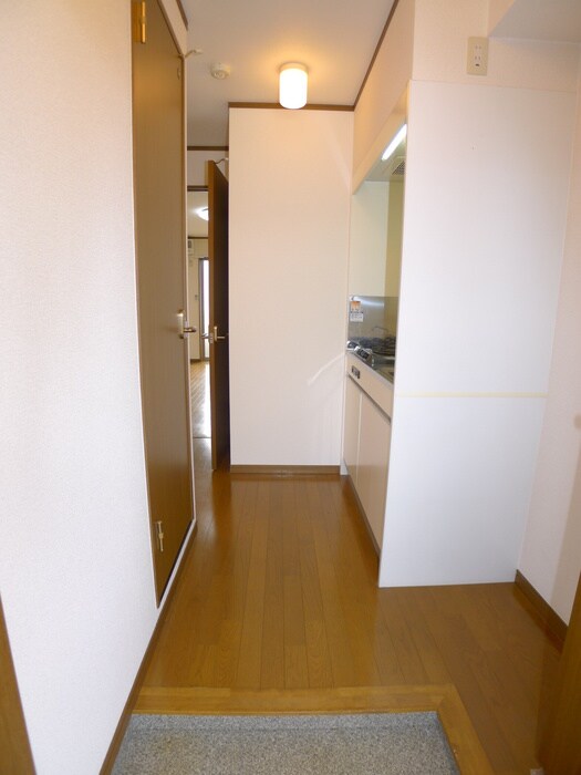 物件内観写真11　(玄関)