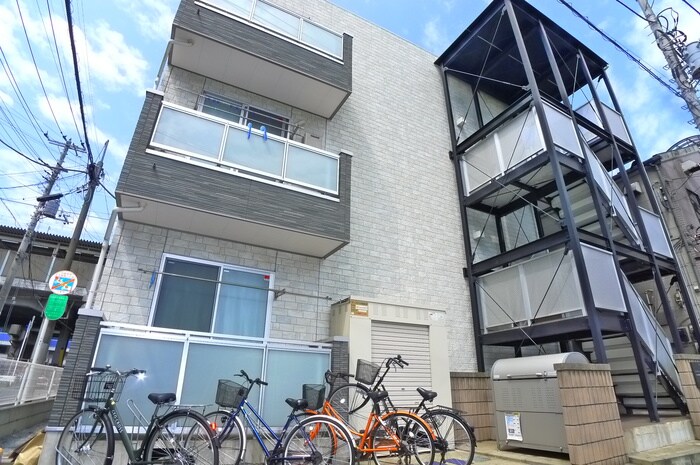 物件外観写真4　(駐輪場)