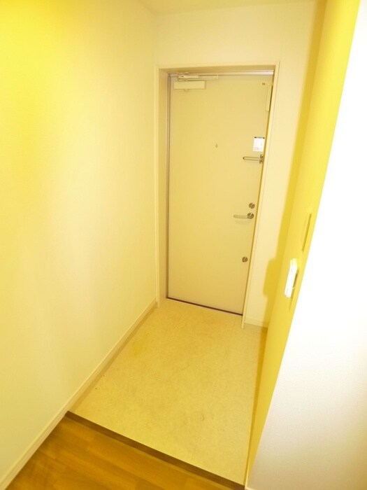 物件内観写真18　(玄関)