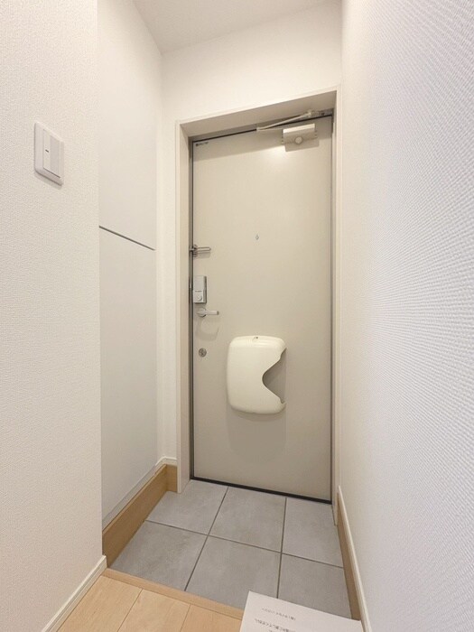 物件内観写真18　(玄関)