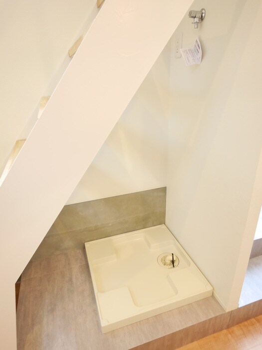 物件内観写真15　(洗濯機置場)