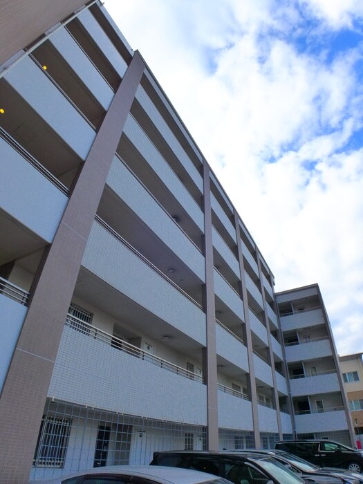 物件外観写真6　(駐車場)