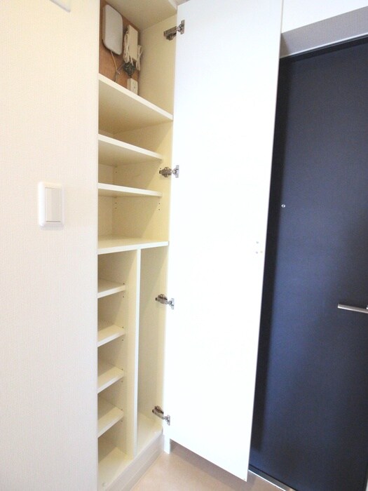 物件内観写真18　(靴箱)