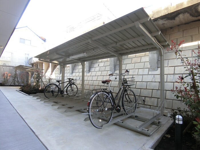 物件外観写真5　(駐輪場)