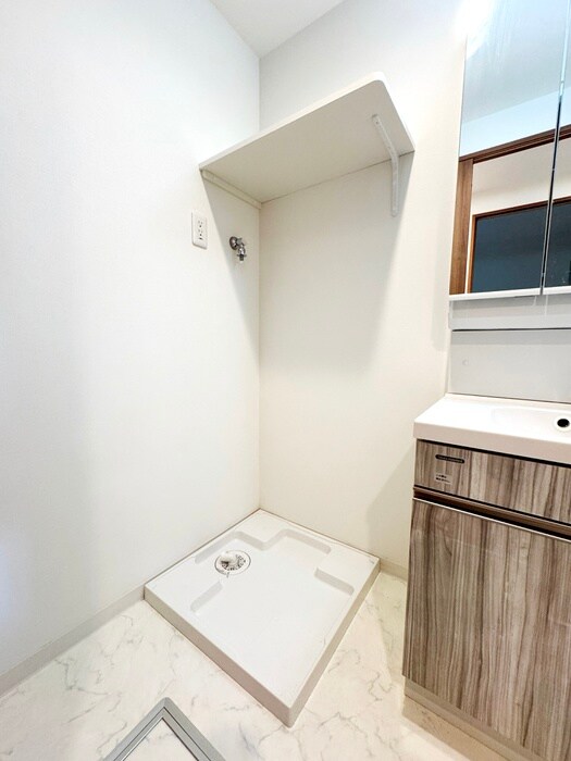 物件内観写真14　(洗濯機置場)