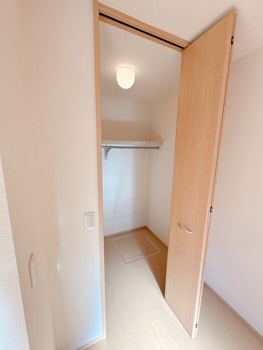 物件内観写真13　(収納)