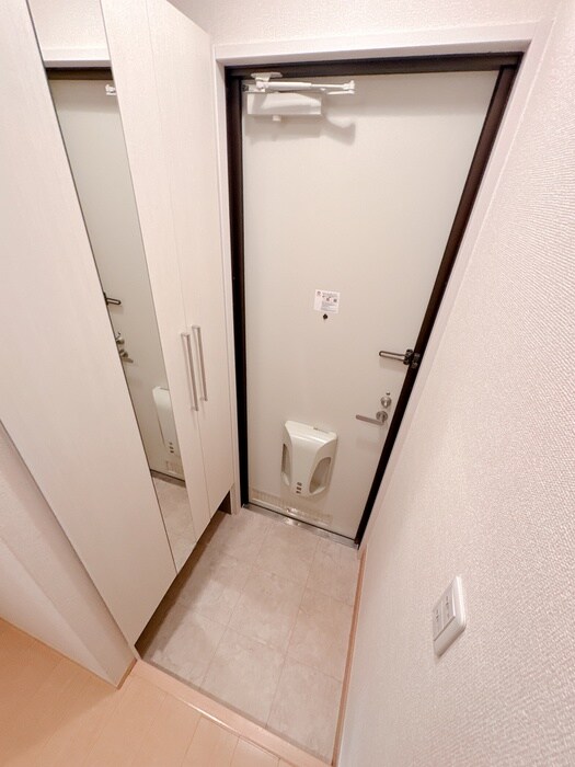 物件内観写真16　(玄関)