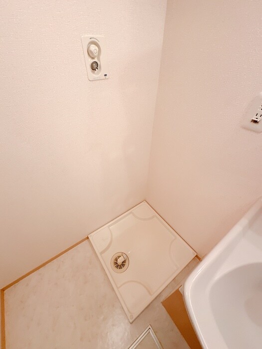 物件内観写真19　(洗濯機置場)