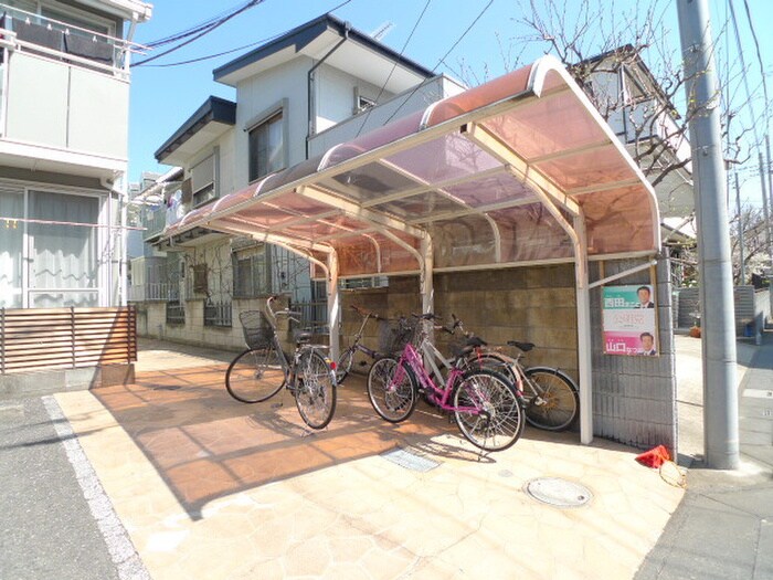 物件外観写真3　(駐輪場)