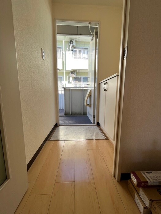 物件内観写真16　(廊下)