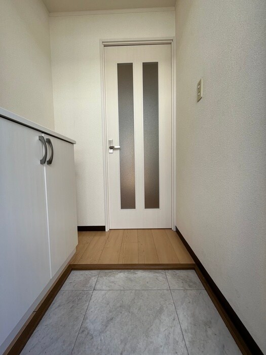 物件内観写真18　(玄関)