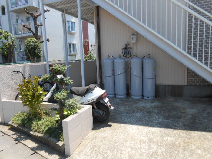 物件外観写真6　(駐輪場)