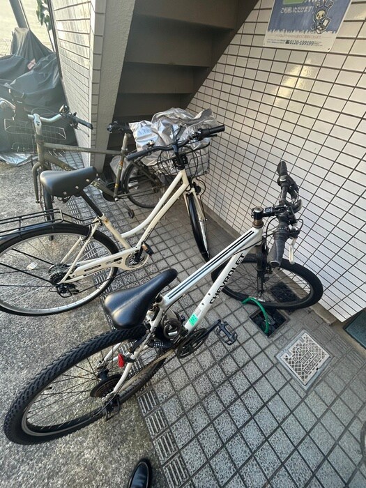 物件外観写真5　(駐輪場)