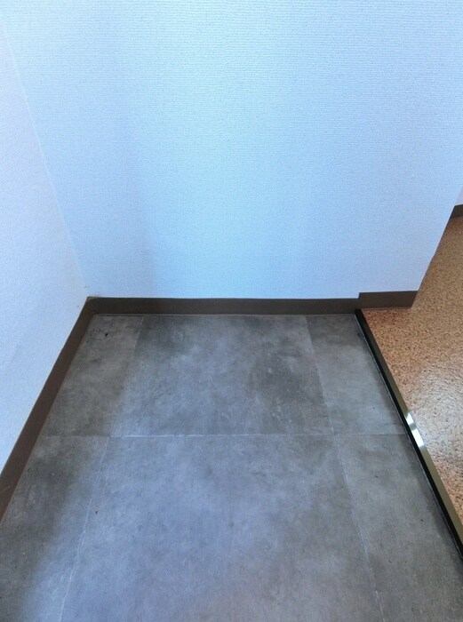 物件内観写真12　(玄関)